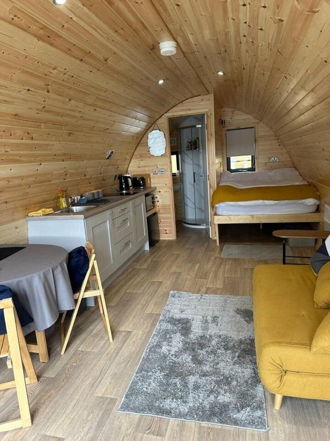 Lochside Lodge Pod แลร์ก ภายนอก รูปภาพ